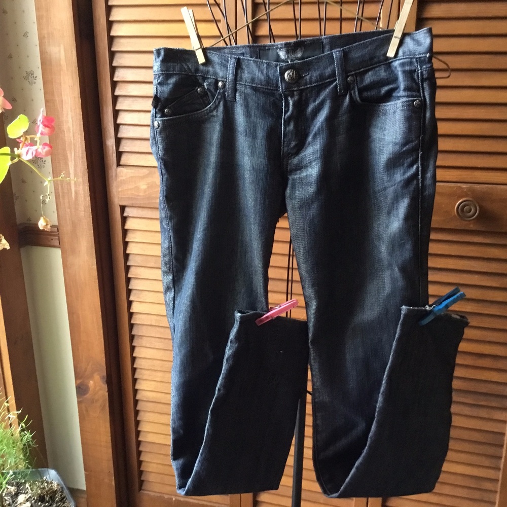 ROCK & REPUBLIC JEANS 28 IRREGULAR MAKE SHORTS